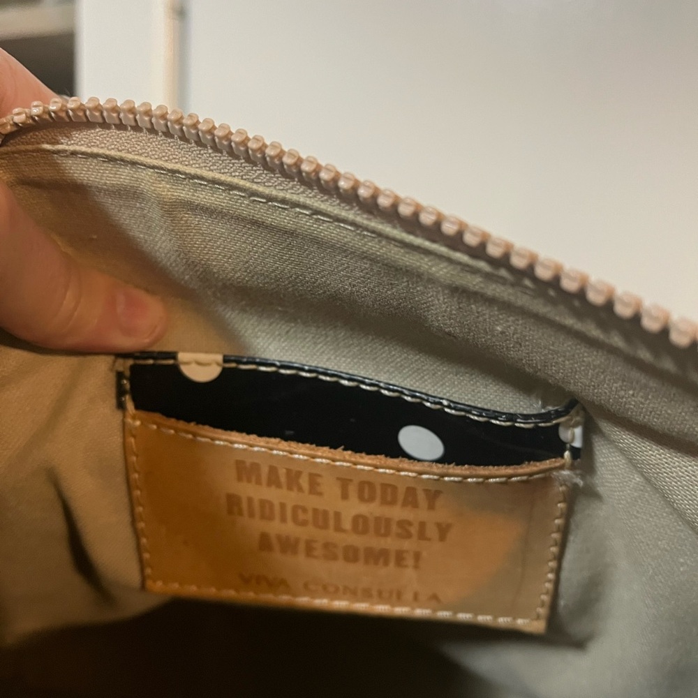 Consuela Downtown Crossbody - Picture 9 of 12